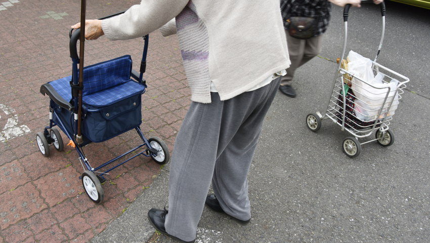 子なし夫婦の老後の住まいは車よりも公共交通期間が頼りになる